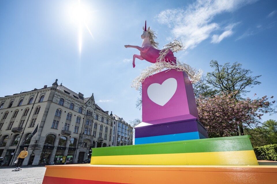 Den rosa enhörningen på Gustav Adolfs torg i Malmö är en del av Pride 2021.