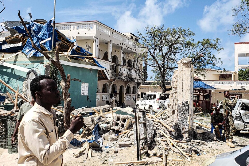 Förödelse efter hotellattacken i Kismayu.