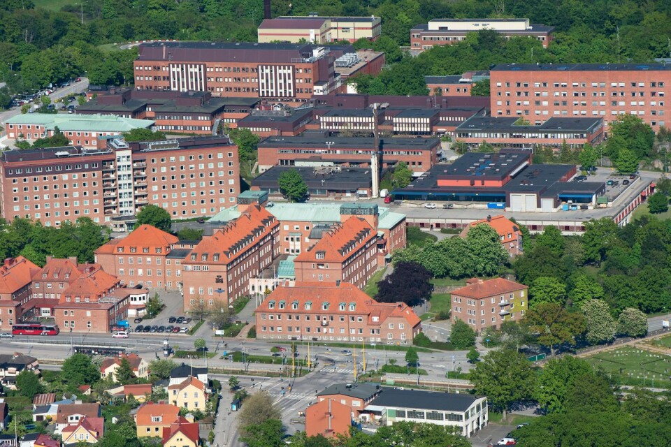Blekingesjukhuset i Karlskrona. Landstinget Blekinge har fortsatt problem med ekonomin och inför valet har de politiska partierna flera åtgärdsförslag.