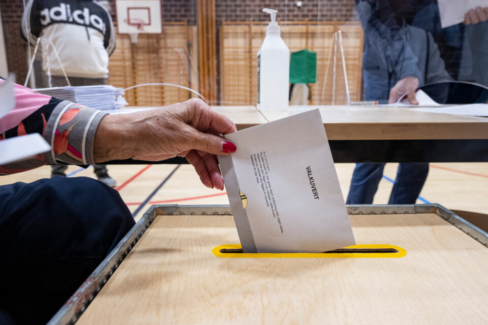 I 75 valdistrikt har omkring var tionde väljare lagt sin röst på ett parti som inte finns representerat i riksdagen.