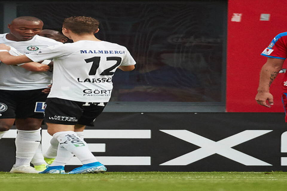 Helsingborgs Andreas Granqvist deppade under måndagens fotbollsmatch i allsvenskan då hans Helsingborgs förlorade med 1–4 mot Örebro.