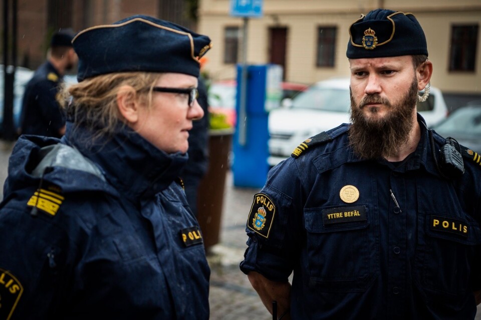 Helena Fridman, tillförordnad lokalpolischef i Kristianstad, och Gustaf Persson, yttre befäl var på plats på Stora Torg.