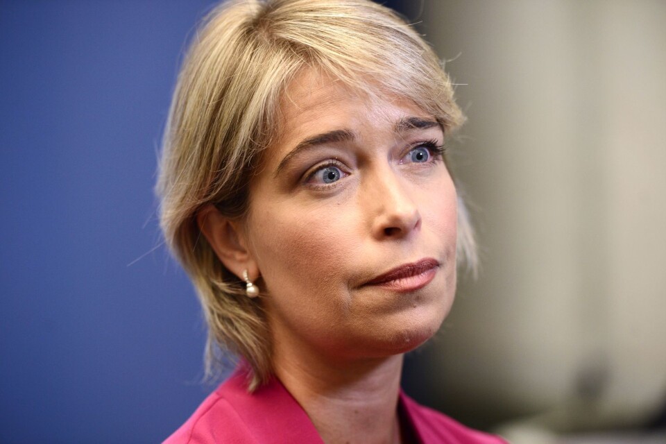 Socialminister Annika Strandhäll (S) vill göra livet tråkigare för Sveriges unga.