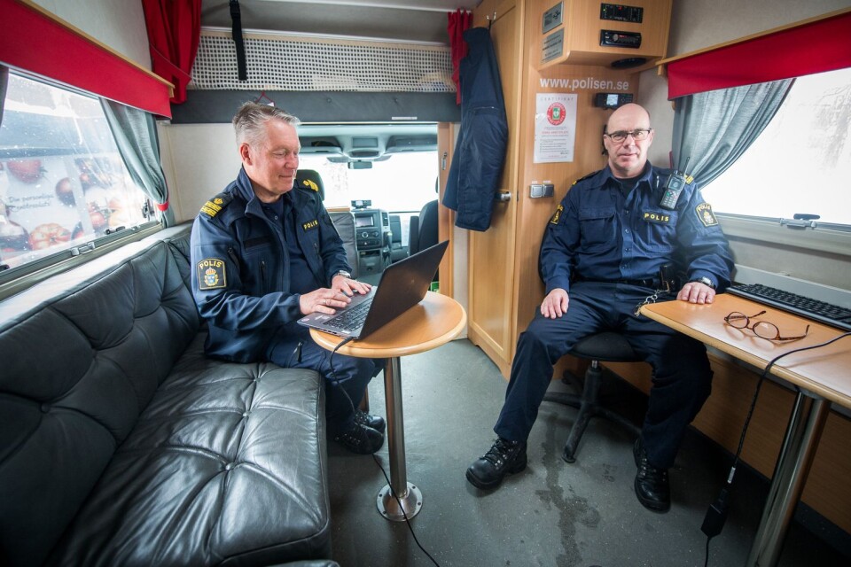 Så här såg det ut när det mobila poliskontoret besökte Jämjö tidigt i våras.