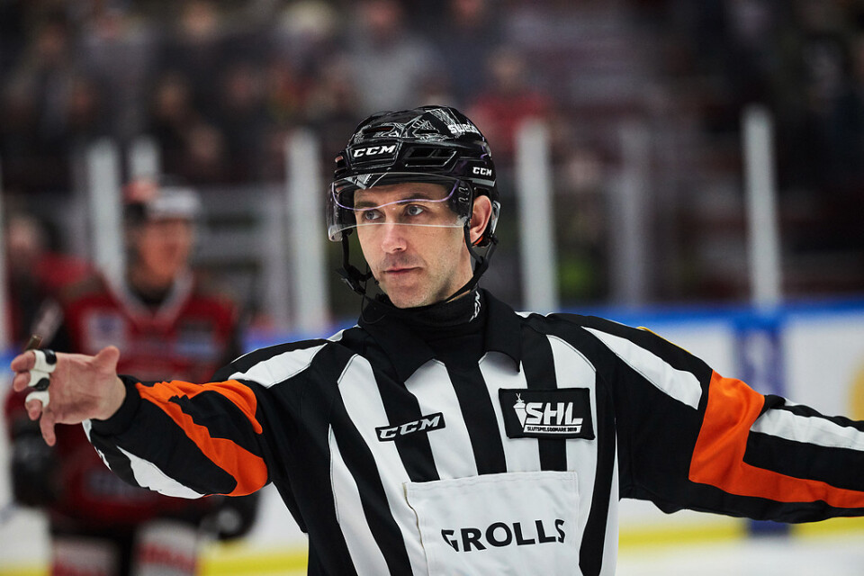 AHL-domaren Linus Öhlund. Arkivbild.