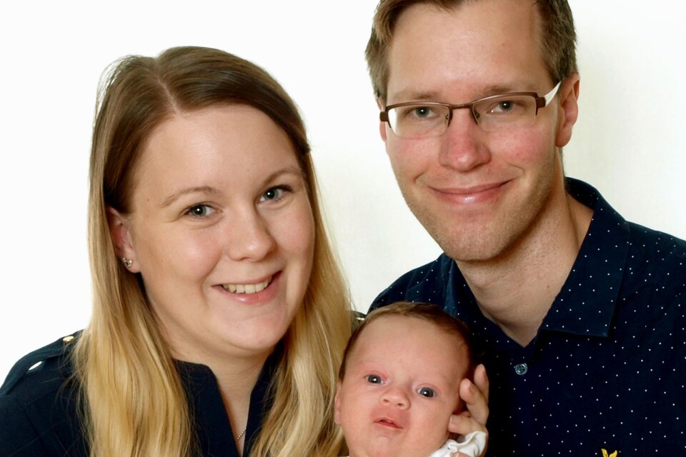 Amanda Gustavsson och Johan Robertsson, Alice Babs gata 46 K, Kalmar, fick den 24 juli en dotter som heter Alice. Vikt 3390 g, längd 51 cm.