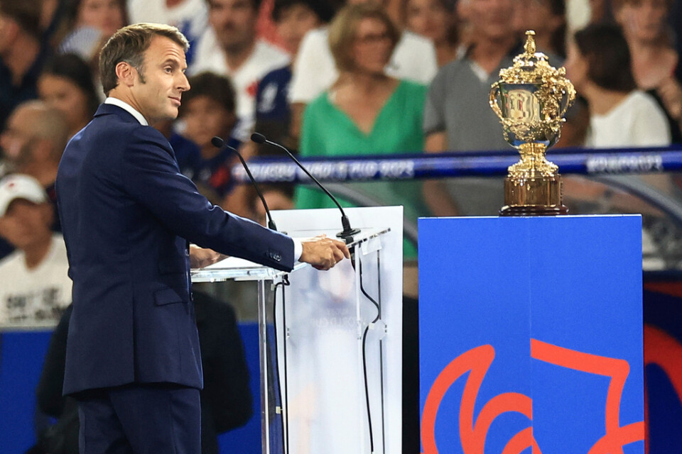 Emmanuel Macron fick ett frostigt mottagande när han skulle invigningstala vid rugby-vm i Paris.