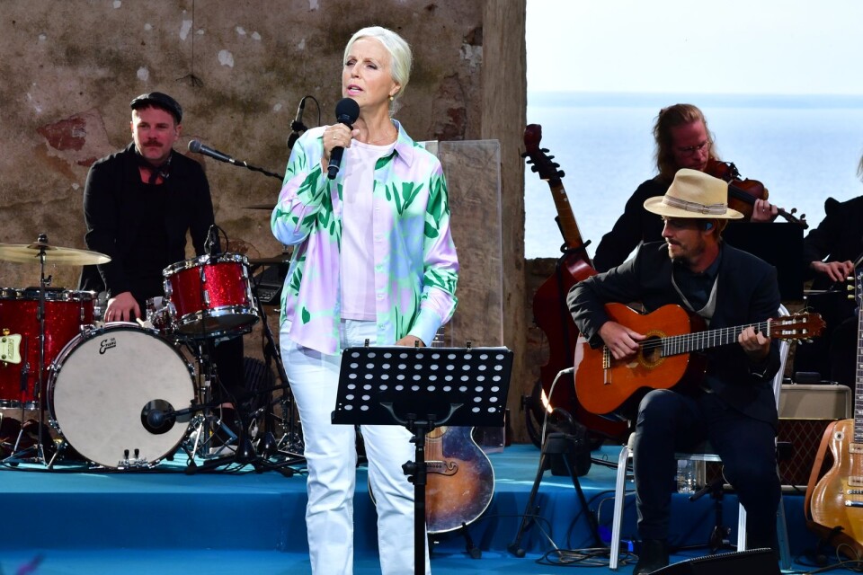BORGHOLM 20200714 Anne Sofie von Otter uppträder under  Victoriakonserten i Borgsholms slottsruin i samband med kronprinsessan Victorias födelsedag.Foto: Jonas Ekströmer / TT / kod 10030