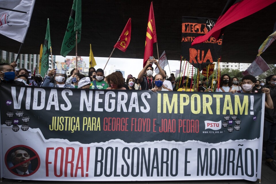 Demonstrationer mot rasism i brasilianska Sao Paulo dagen efter en uppmärksammad dödsmisshandel.