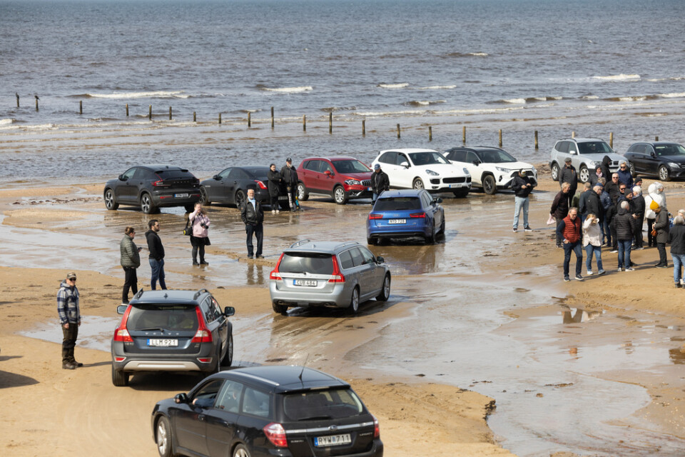 En demonstration i Laholm för rätten att ta bilen ner till vattnet.