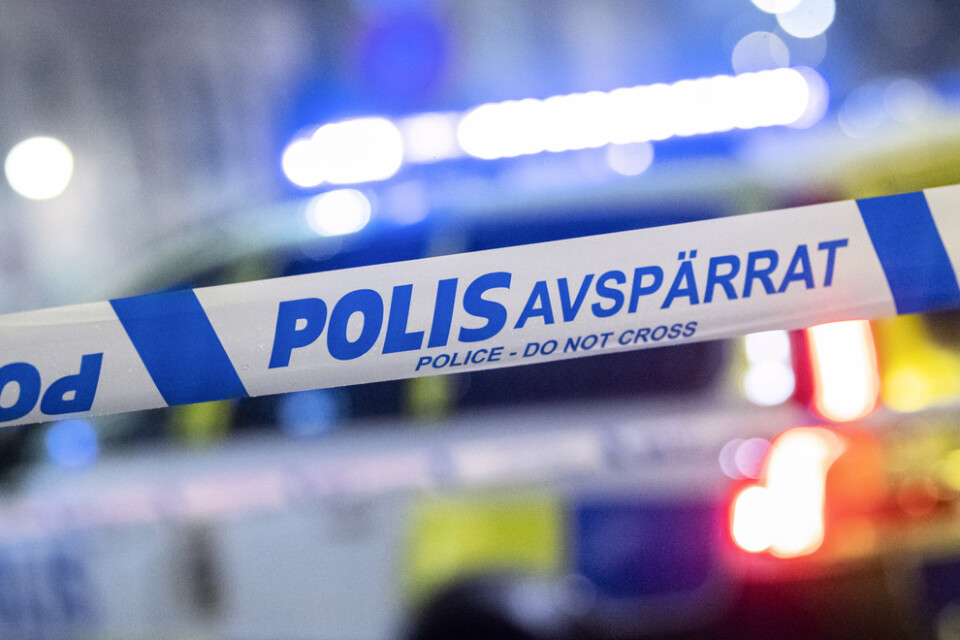 En ung man har dött i samband med en tågolycka i Landskrona kommun. Arkivbild.