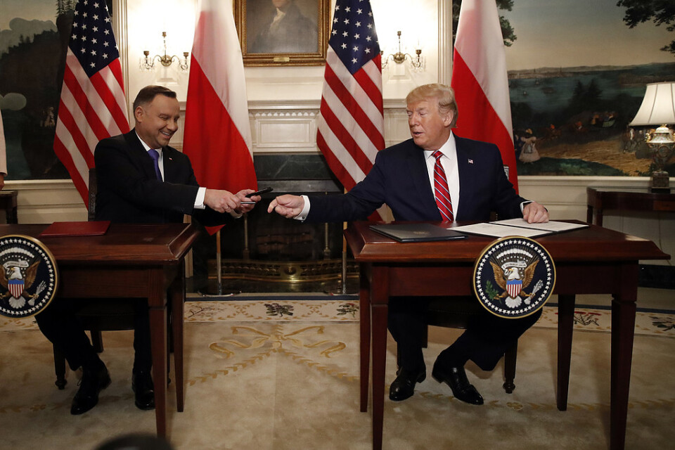 Polens president Andrzej Duda och amerikanske kollegan Donald Trump har tecknat avtal om försvarssamarbete.