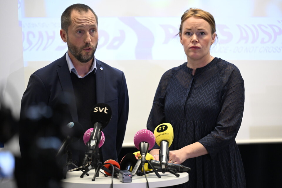 Erik Pelling (S), kommunstyrelsens ordförande, och Therez Almerfors (M), oppositionsråd Uppsala kommun, informerade om kommunens arbete med anledning av våldsvågen.