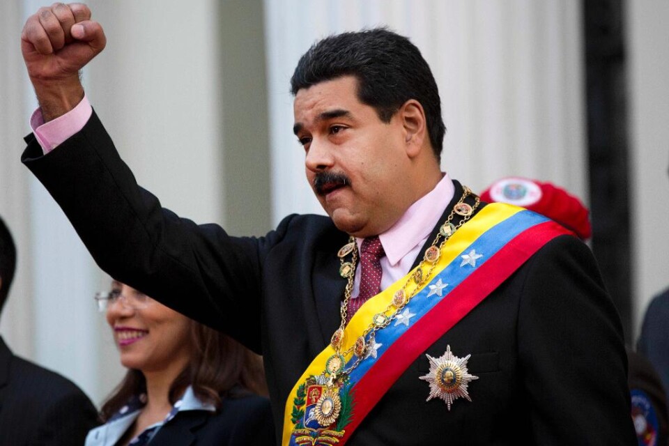 Venezuela har vänt sig till FN för att få hjälp med en gränskonflikt med grannlandet Guyana. Konflikten är gammal men har skärpts sedan Venezuela plötsligt gjort anspråk på ett område till havs. President Nicolás Maduro har självt rest till New York för