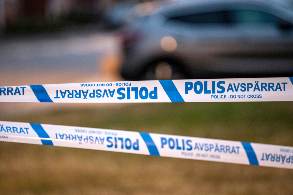 Ett hus i Eskilstuna är avspärrat efter bombhot mot en pantbank. Arkivbild.