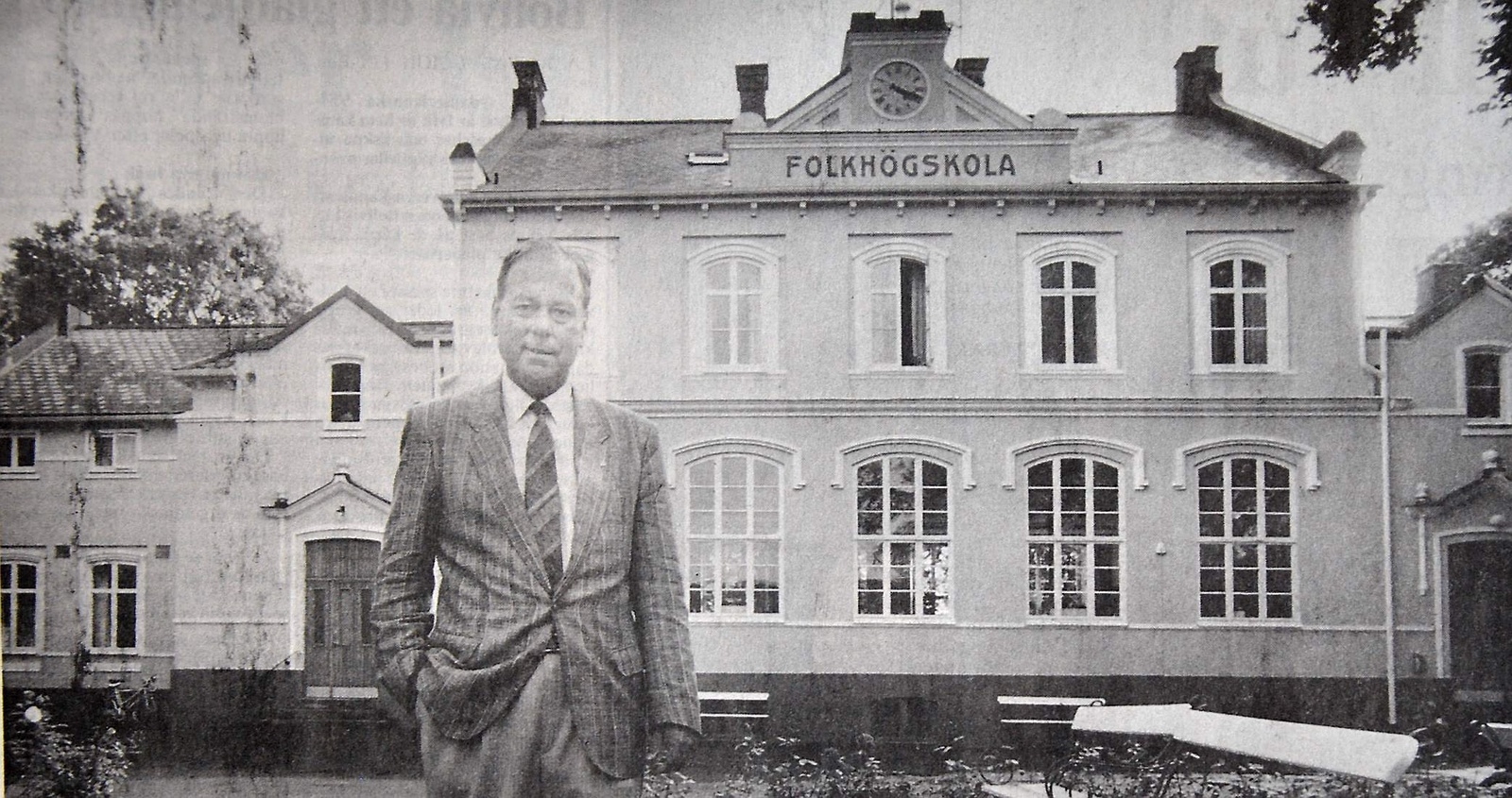 Rektor Bengt Johansson framför Önnestads folkhögskola.
Arkiv: Gugge Nilsson