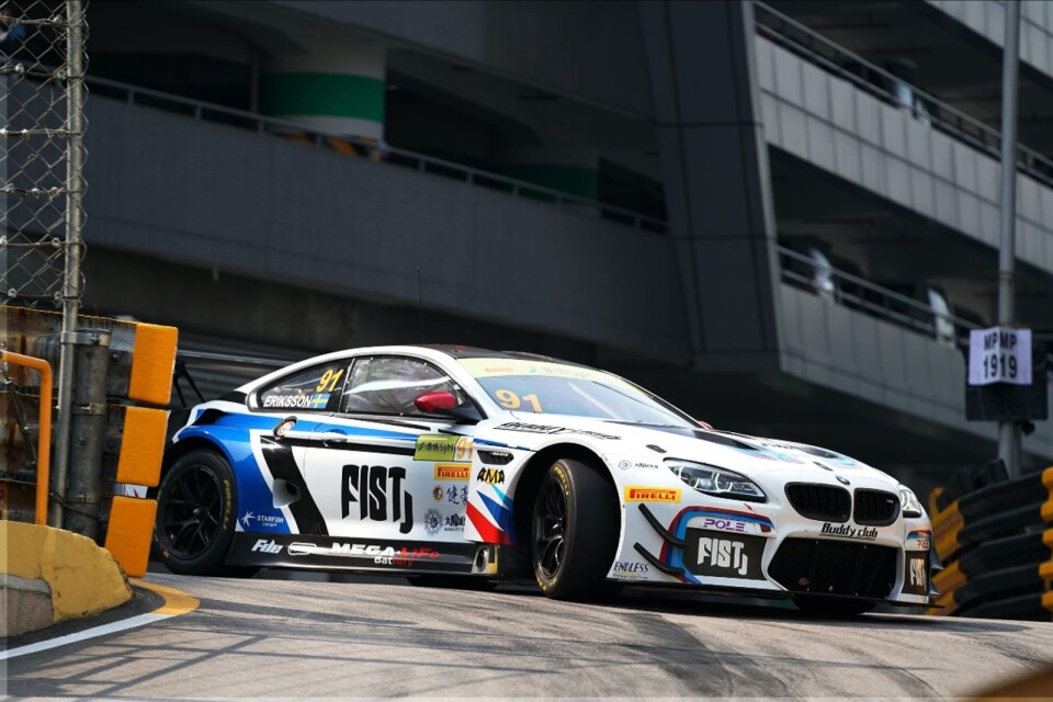 Joel Eriksson och hans BMW i Macau.
