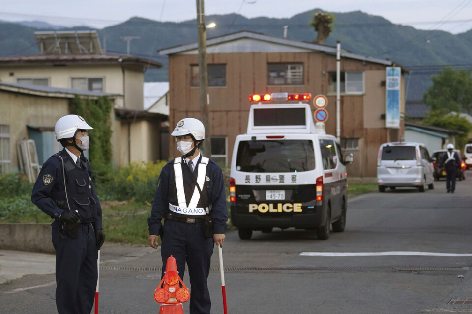 Poliser har spärrat av runt en byggnad i Nakano, Japan. Flera personer har blivit dödade i ett våldsdåd. Arkivbild.