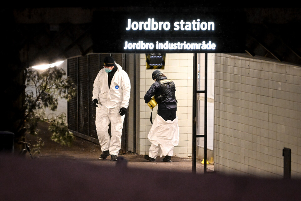 Två personer sköts vid pendeltågsstationen i Jordbro i Haninge söder om Stockholm sent på eftermiddagen den 4 januari. Arkivbild.