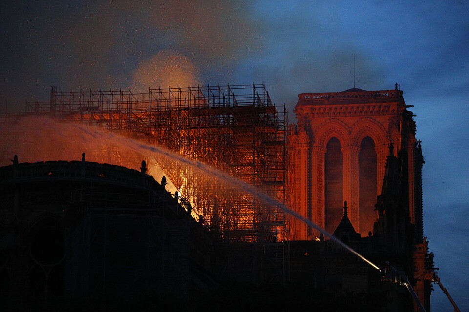 Delar av katedralen Notre-Dames tak förstördes i branden för över två veckor sedan. Arkivbild.