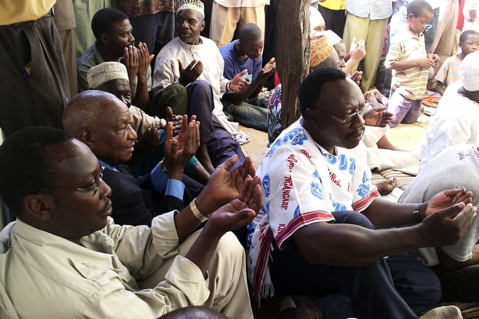 Tanzanias oppositionsledare Freeman Mbowe släpps. Här till vänster i bild. Arkivbild.