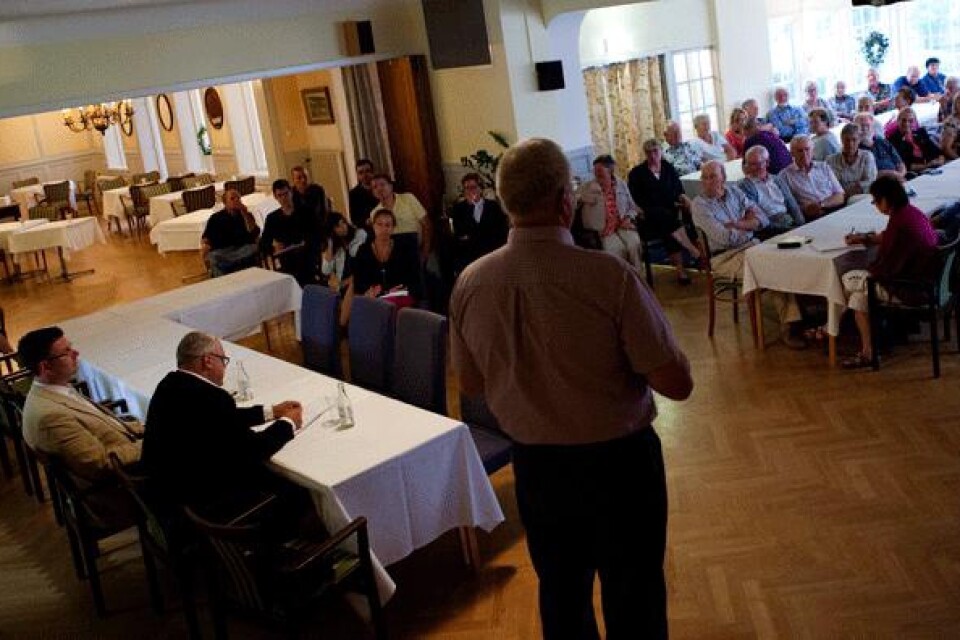 Kommunalrådet Ulf Bingsgård (M) besökte medborgarmötet i Anderslöv