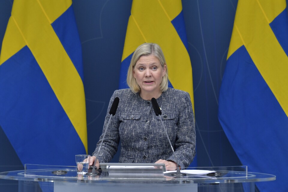 Finansminister Magdalena Andersson (S) ser en risk för att arbetslösheten kan öka till över tio procent.