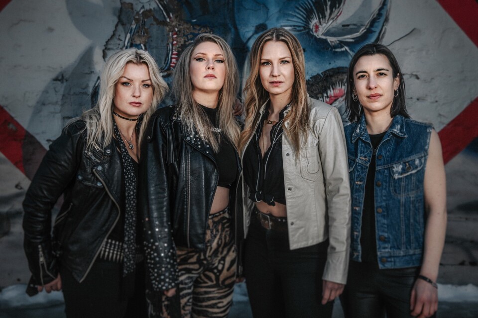 Den senaste upplagan av Thundermother. Från vänster: Filippa Nässil (gitarr),  Linnéa Wikström (sång), Majsan Lindberg (bas), Joan Massing (trummor)