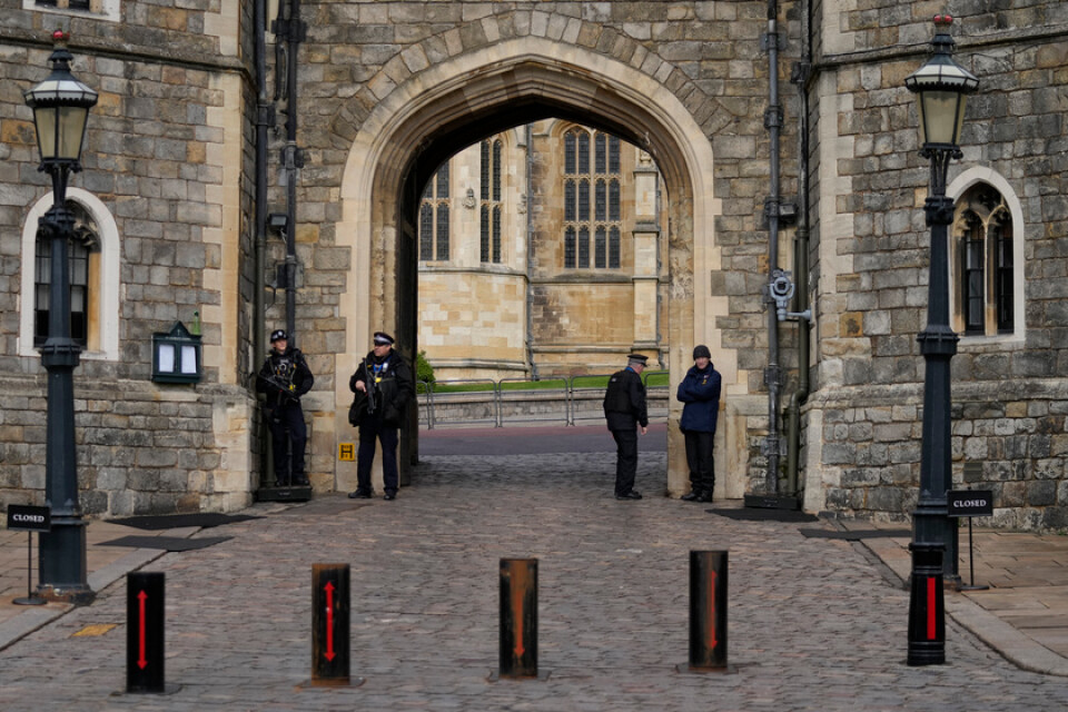 Vakter vid Windsor Castle, där en man tog sig in med hjälp av en repstege juldagen 2021. Arkivbild.