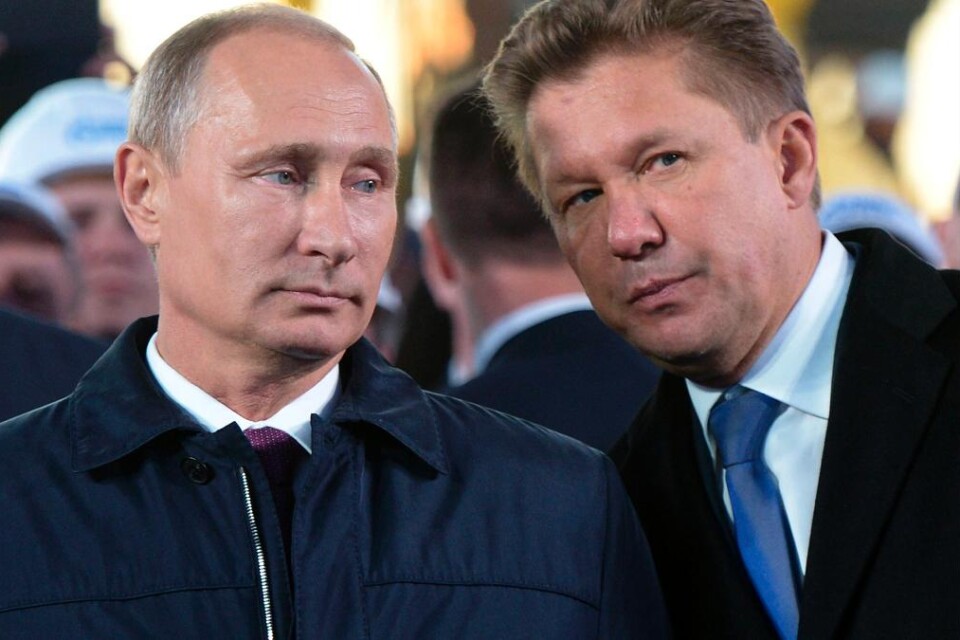Det ryska oljebolaget Gazprom Neft är på väg att be regeringen i Moskva om ett 198 miljarder rubel (cirka 28 miljarder kronor) i stöd, rapporterar den ryska tidningen Kommersant. Gazprom Neft, den statskontrollerade gaskoncernen Gazproms dotterbolag för
