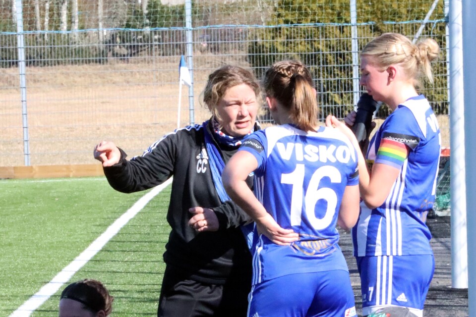 Katarina Dunder Olsson, Cancan, tränare IFK Örby är nöjd med dagens match – vinst med 4–1 på bortaplan mot Mariebo.