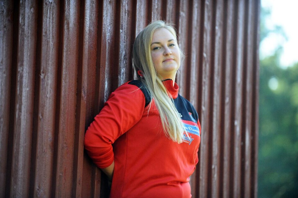 Före detta Borgholmaren Emma Stark är nu tränare i det röda SSG–lägret: "Modersklubb är alltid modersklubb, så jag är Jag är både–och–are…men jag får väl säga att jag är SSG:are nu." Foto: Magnus Anderberg