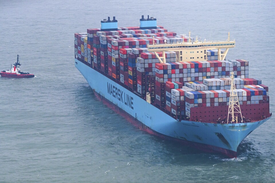 Den danska fraktjätten Maersk är en av många aktörer som tvingats styra om sin trafik från Röda havet till följd av Huthimilisens aggressioner.
