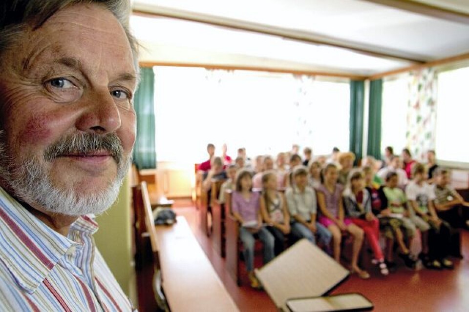 Rolf Tillman under ett av alla Tjernobylläger i Broby, dit ukrainska barn och ungdomar fått komma på somrarna.