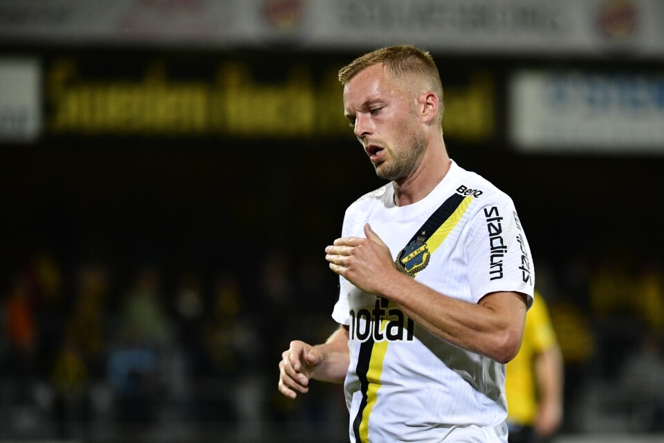 AIK och Sebastian Larsson fick nöja sig med 0–0 och poängtapp borta mot Mjällby.