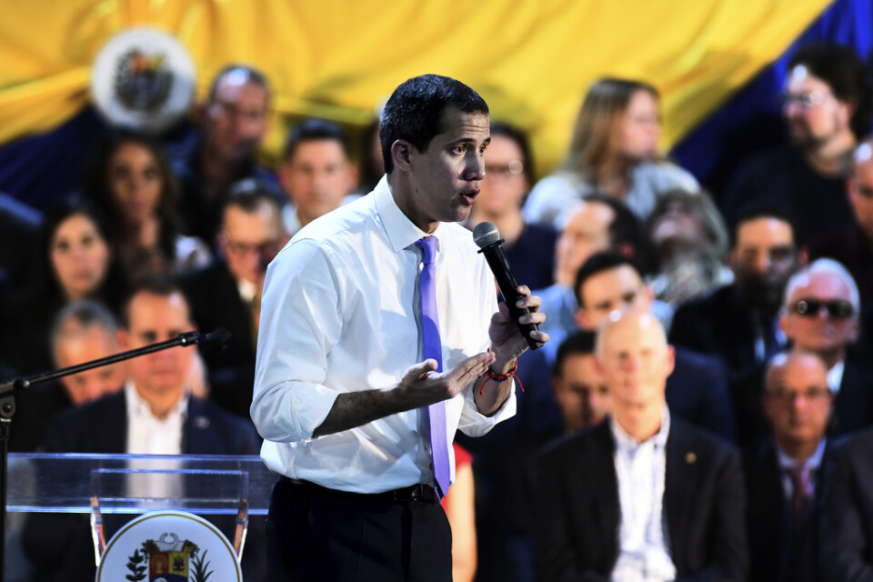 Venezuelas oppositionsledare Juan Guaidó under ett tal i amerikanska Miami i fredags.