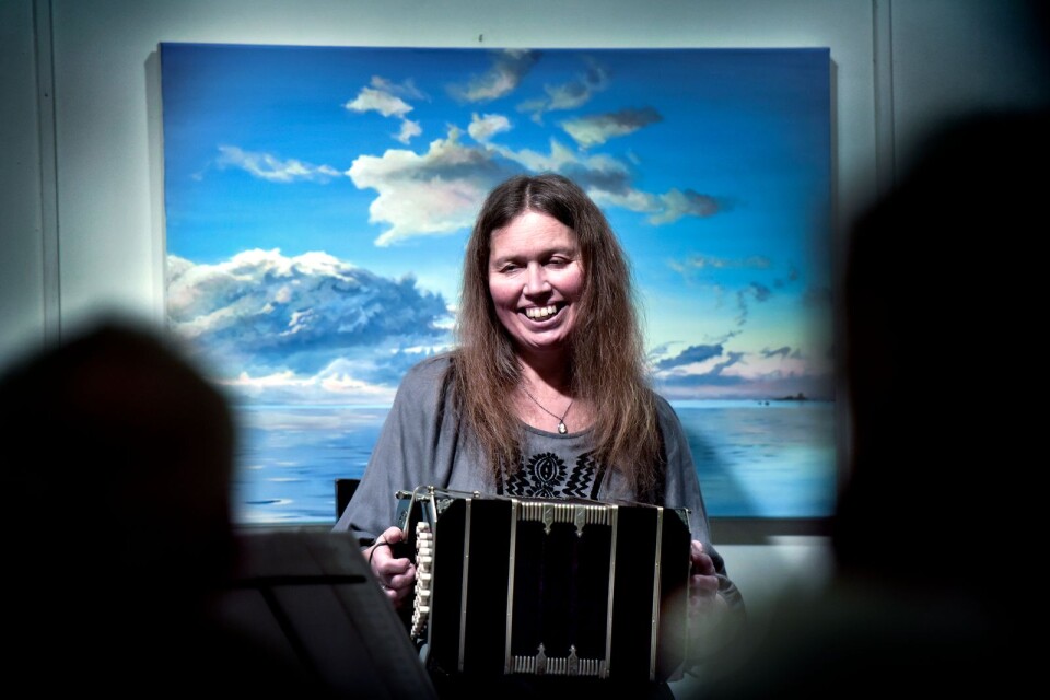 Anne Ekholm Kirk spelar bandoneon och berättar om sin kärlek till detta sällsynta instrument.