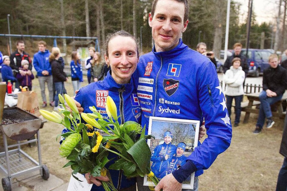 Uppvaktade. Nadiya Volynksa och Oleksandr Kratov firades hemma i Orionstugan efter SM-gulden.