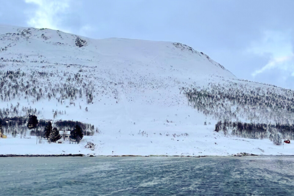 Bland annat drabbades ön Reinøya av en lavin på fredagen.