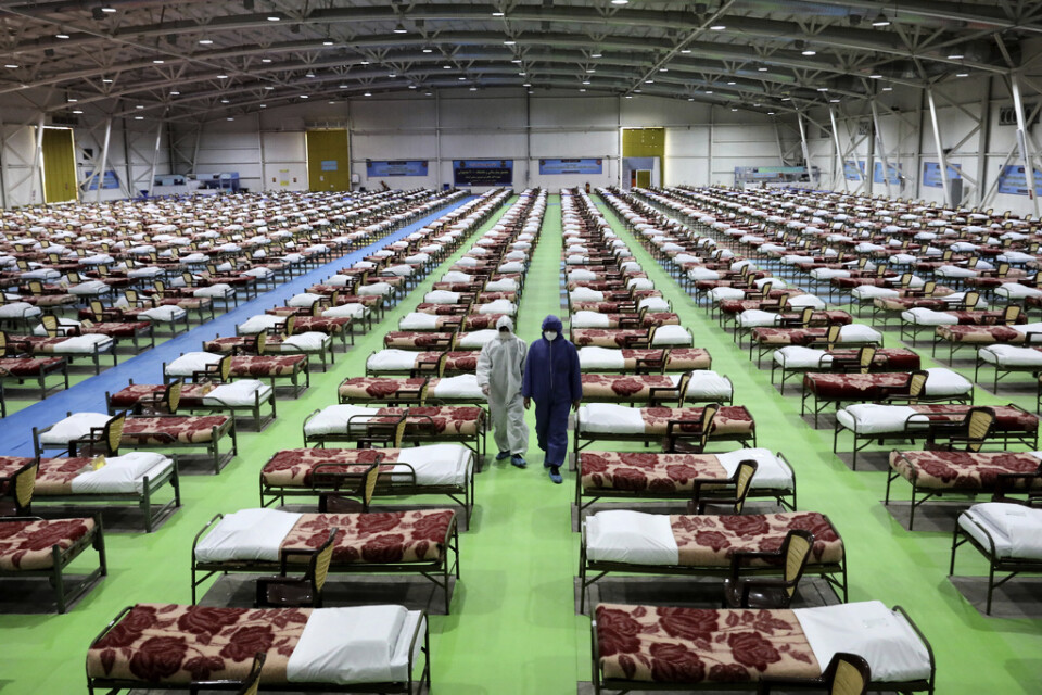 Ett tillfälligt sjukhus med 2|000 sängar har satts upp i norra Teheran. Bild från 26 mars.