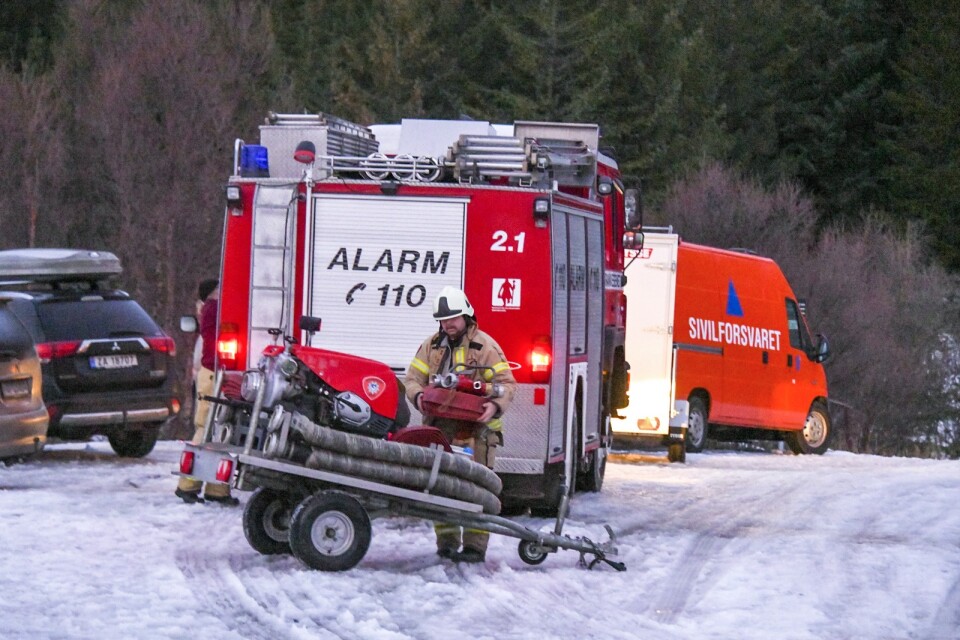 Fem personer omkom i en stugbrand i Norge.