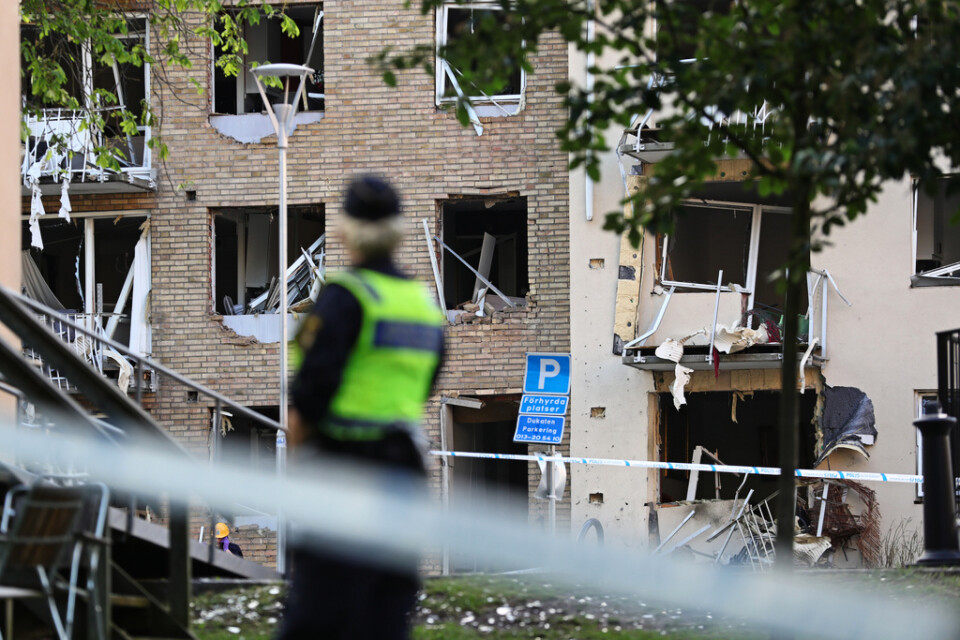 Skador på en fastighet efter den kraftiga explosionen i Linköping i juni. Arkivbild.