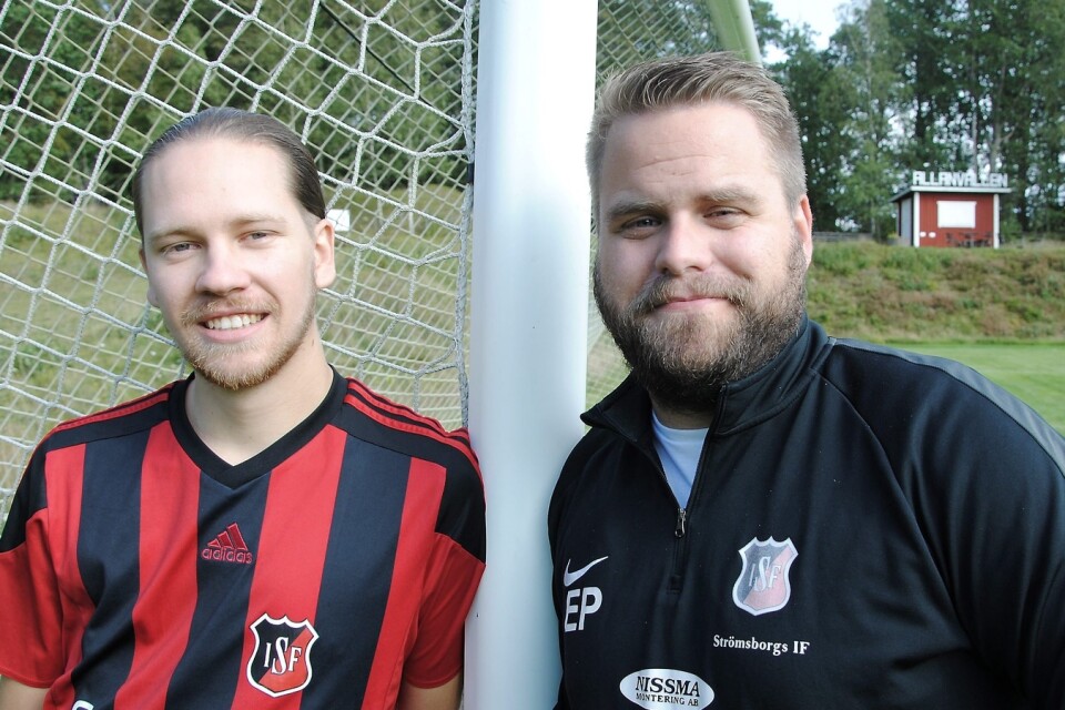 Felix Nilsson, spelare/assisterande tränare, och Emanuel Pamp, tränare, är på väg upp i sexan med Strömsborgs IF.Foto: Peter Paulsson
