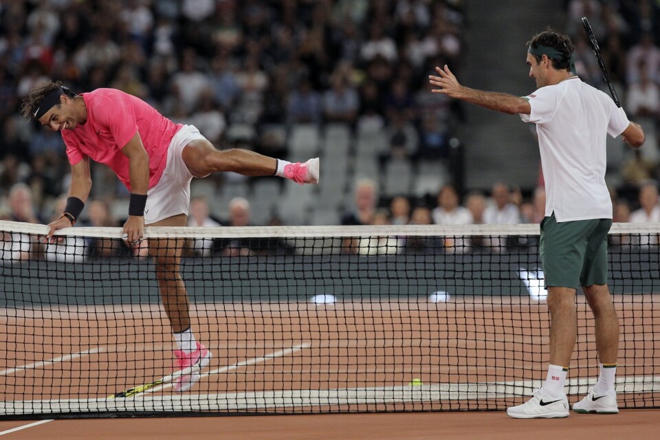 Rafael Nadal och Roger Federer möttes i en uppvisningsmatch i Sydafrika i februari. Arkivbild.