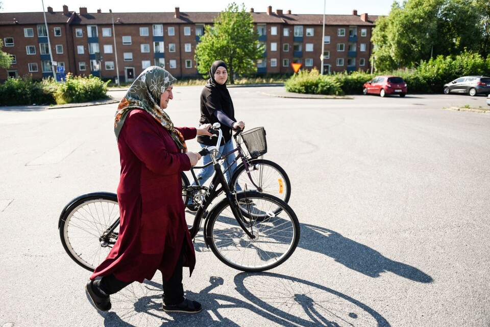 Mother and daughter who often use their bikes. ”My eldest son helped me to practise cycling in a wood not far from here”, says Yuksel.