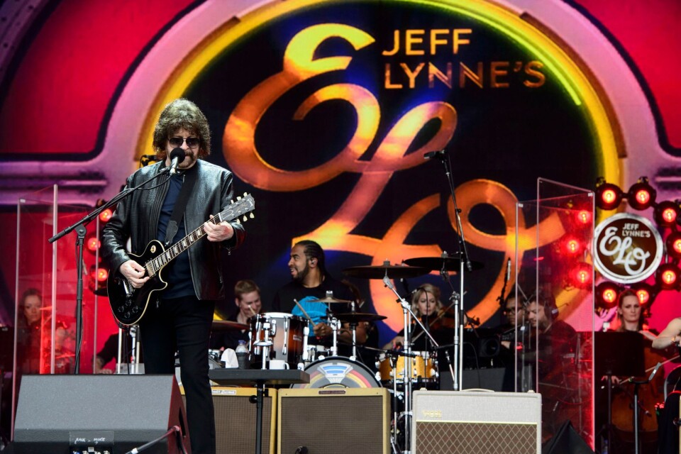 Jeff Lynne fyller hantverksskickligt ut låtkatalogen.