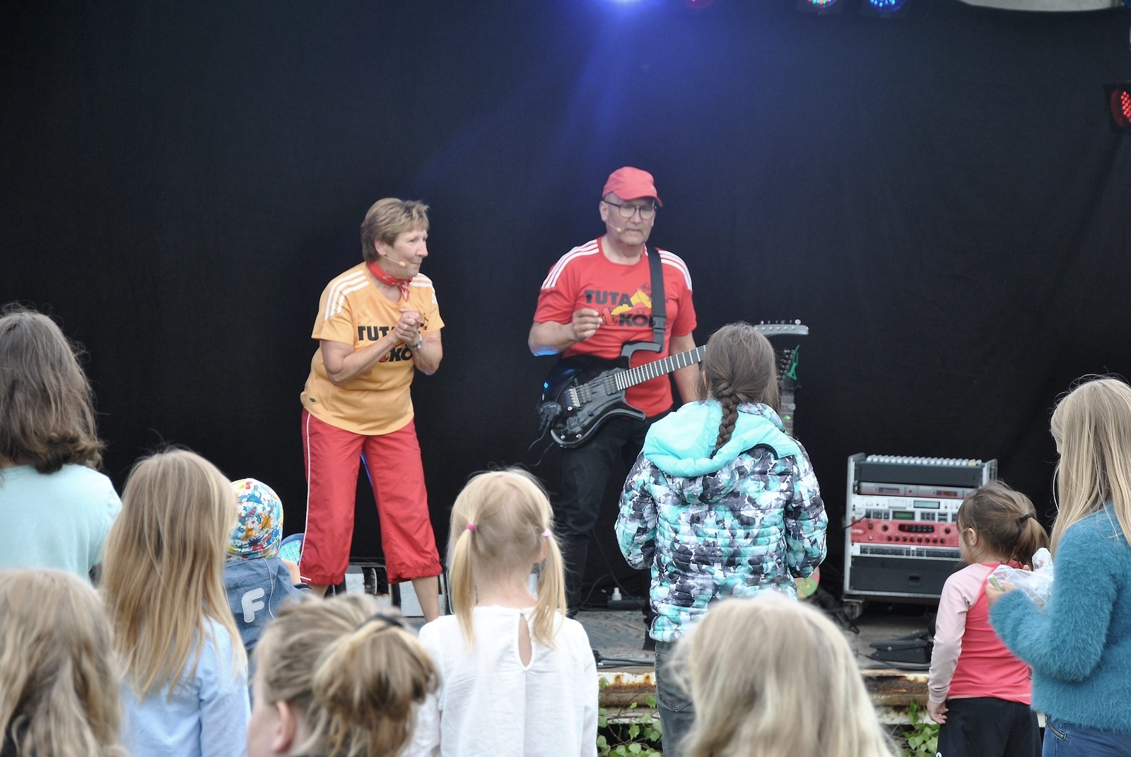 Bandet Tuta & Kör fick besökare i alla åldrar att röra på sig. Foto: Magnus Wahlström
