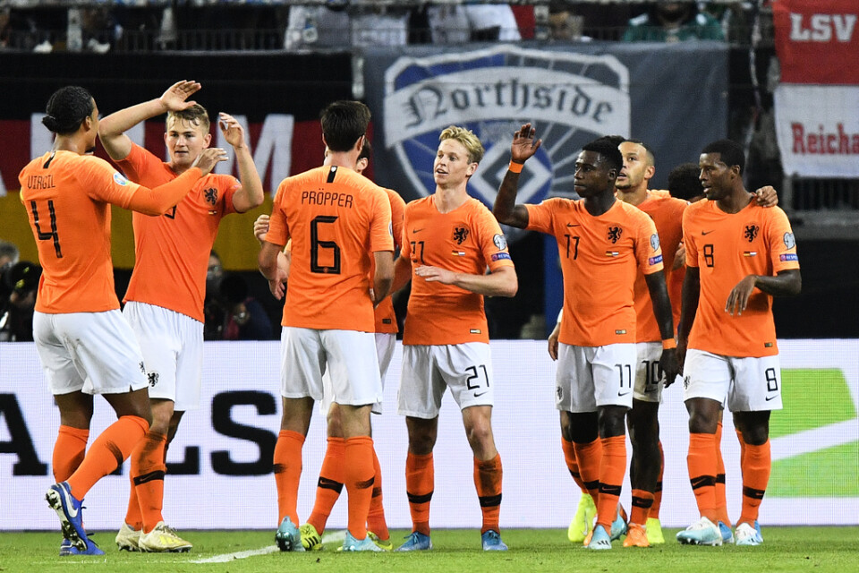 Nederländerna vände och vann mot Tyskland.
