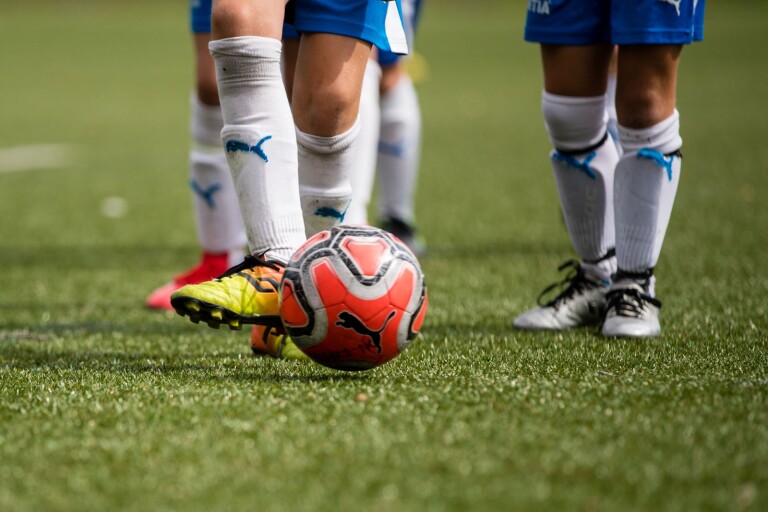 55 lag klara för urpremiären av klassfotboll: ”Satsar på att ha kul”