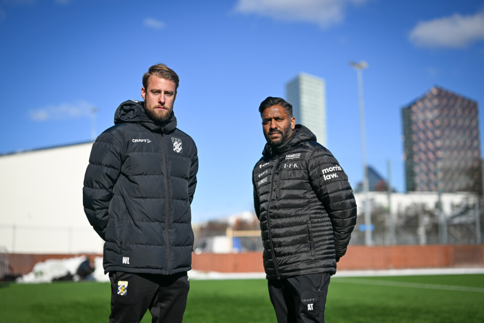 Tills vidare tar assisterande tränarna William Lundin (till vänster) och Alexander Tengryd över tränarposten i IFK Göteborg.